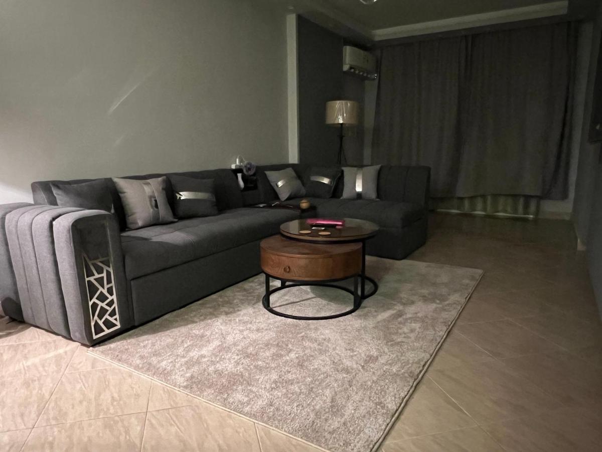 Modern Flat 3 And 2 Bathroom Amazing Location حديثة و جديدة كاملة مدينة نصر بالقرب من ستي ستارز 2 غرف نوم 2 حمام وصالة و بلكونة *