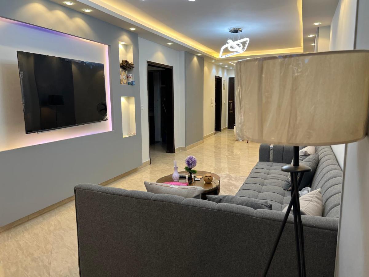 Modern Flat 3 And 2 Bathroom Amazing Location حديثة و جديدة كاملة مدينة نصر بالقرب من ستي ستارز 2 غرف نوم 2 حمام وصالة و بلكونة *