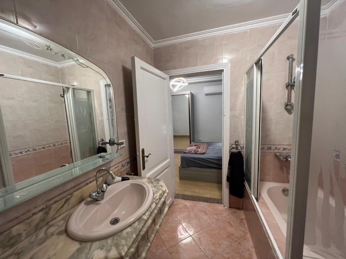 Modern Flat 3 And 2 Bathroom Amazing Location حديثة و جديدة كاملة مدينة نصر بالقرب من ستي ستارز 2 غرف نوم 2 حمام وصالة و بلكونة Appartement Le Caire