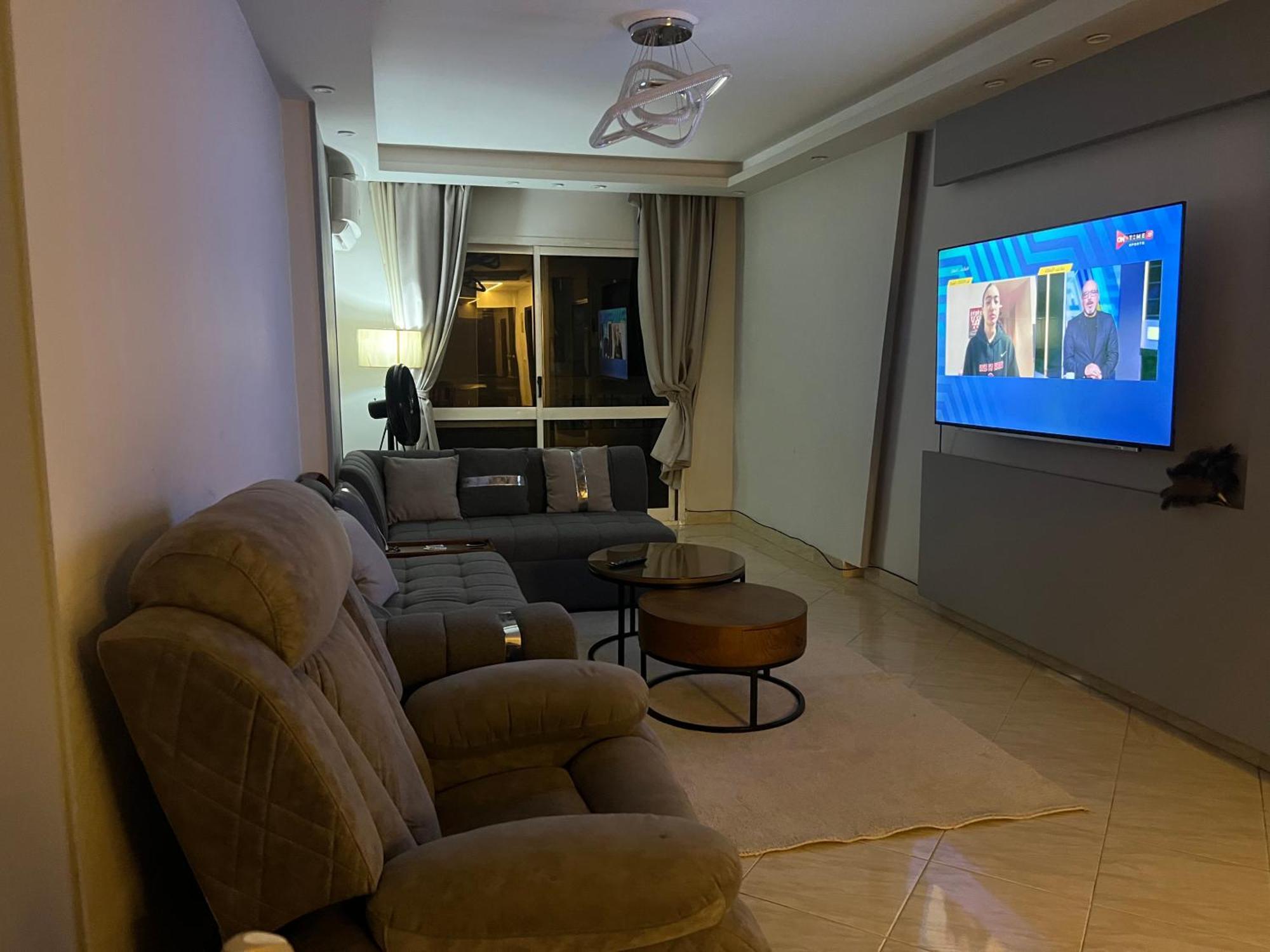 Modern Flat 3 And 2 Bathroom Amazing Location حديثة و جديدة كاملة مدينة نصر بالقرب من ستي ستارز 2 غرف نوم 2 حمام وصالة و بلكونة * Le Caire