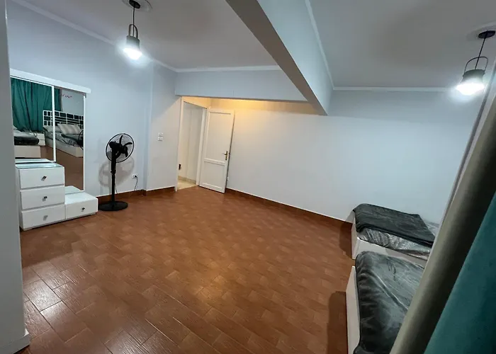 Modern Flat 3 Rooms And 2 Bathroom Amazing Location شقة فندقية حديثة و جديدة كاملة مدينة نصر بالقرب من ستي ستارز 2 غرف نوم 2 حمام وصالة و بلكونة